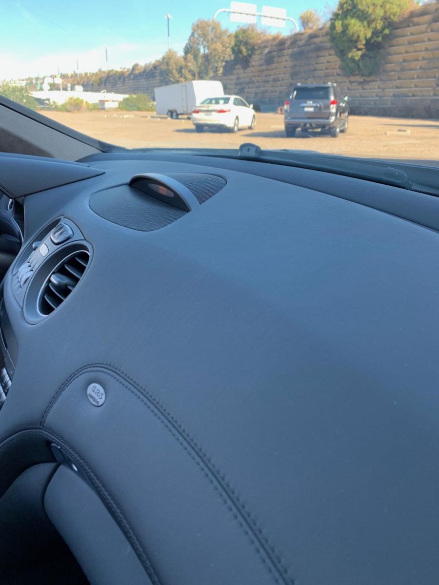 Детали интерьера Mercedes-Benz SL600 (R230) 2007 года  (фото 72 из 189)